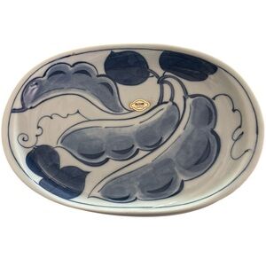 4 Vintage Japanese plates, porcelain Arita ware. Circa 1960s, blue and white